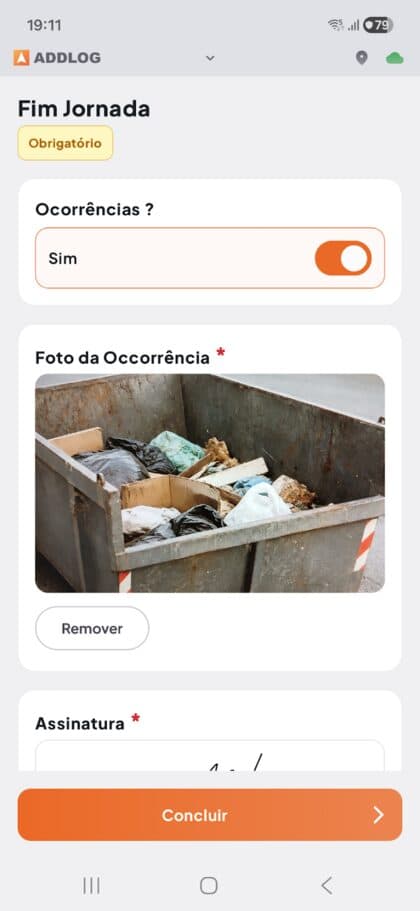 Checklist digital no app ADDLOG com foto, ocorrência e assinatura