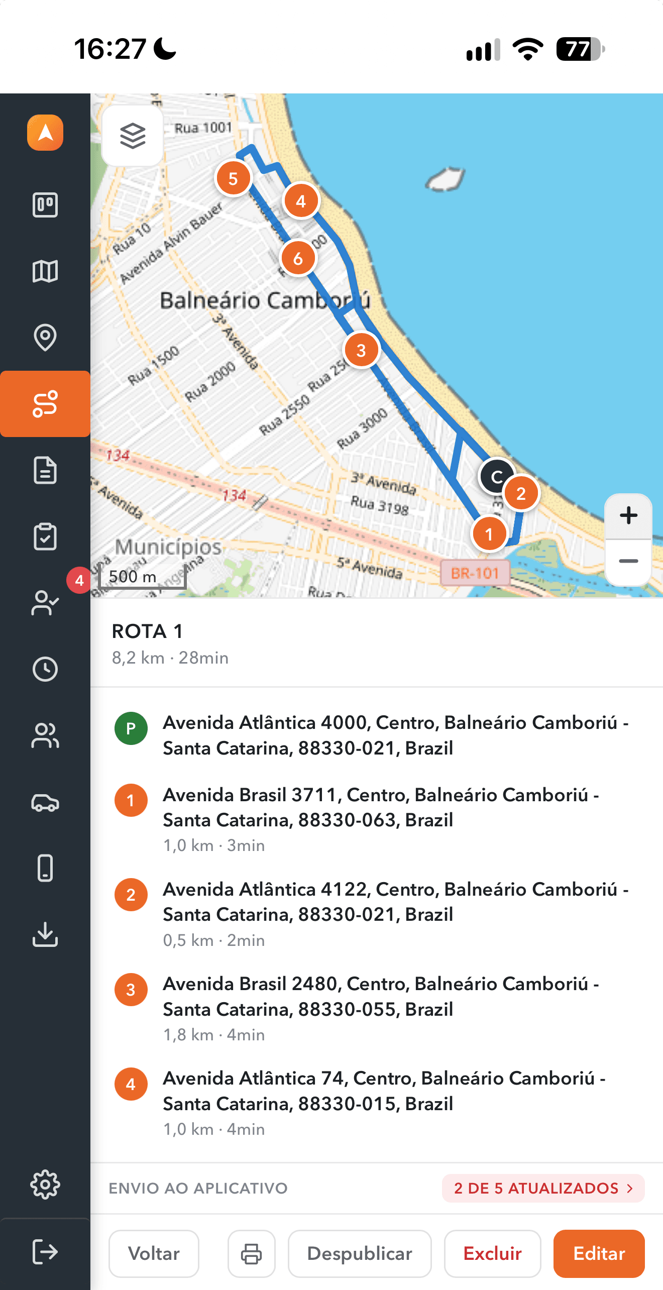 Painel ADDLOG com rota no mapa, paradas numeradas e sequência de endereços de entrega enviada ao aplicativo